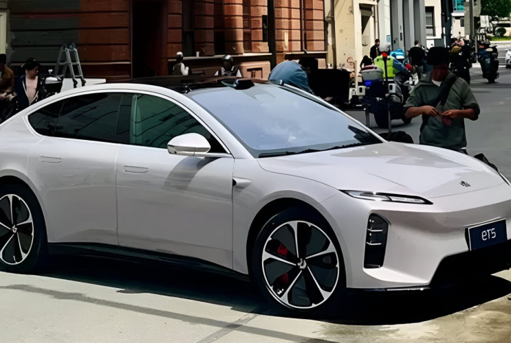 Nio ET5 2025: новый облик, искусственный интеллект и собственный чип от китайского автогиганта  NIO ET5