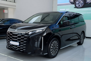 BYD Xia (M9): семейный минивэн с гибридной установкой готовится к выходу на мировой рынок