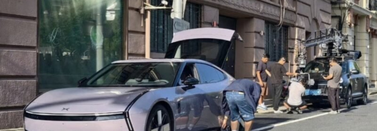 Xpeng P7 2025: Новый лифтбек с запасом хода до 820 км и зарядкой 5C выйдет в августе