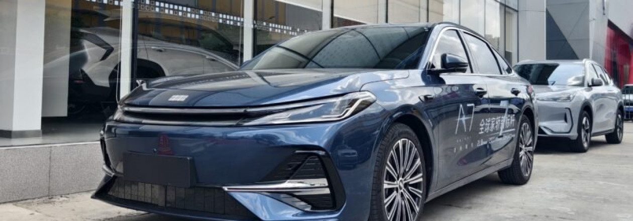 Geely Galaxy A7 – доступный гибридный седан от $12 500