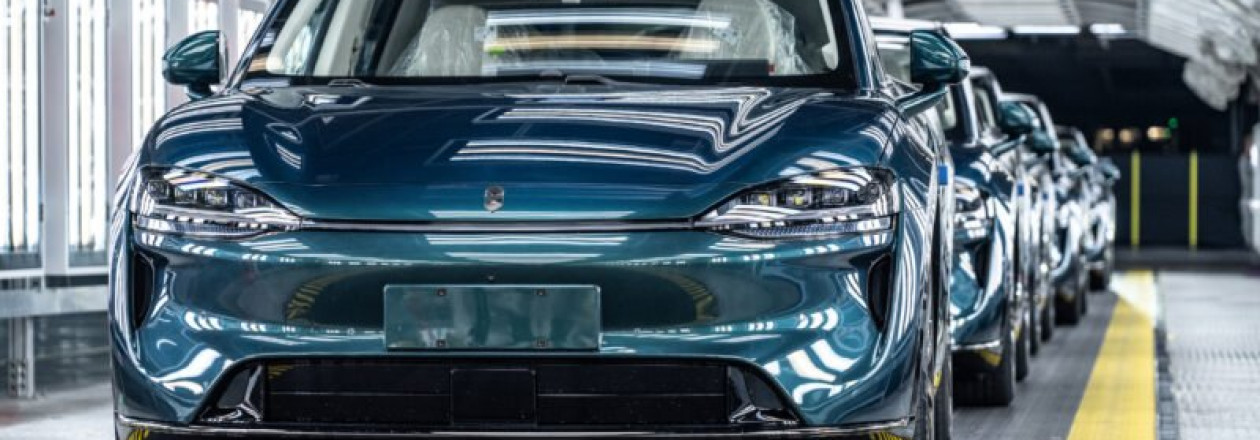 Начато производство обновленного Luxeed R7 в Китае