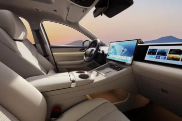 Exeed раскрыла интерьер своего нового гибридного кроссовера Exlantix E05  Geely Emgrand