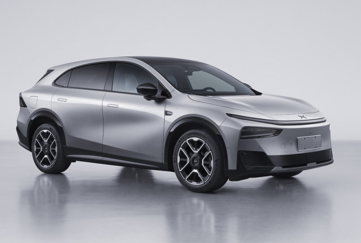 Xpeng представила гибридный кроссовер G7 EREV  Xpeng G7