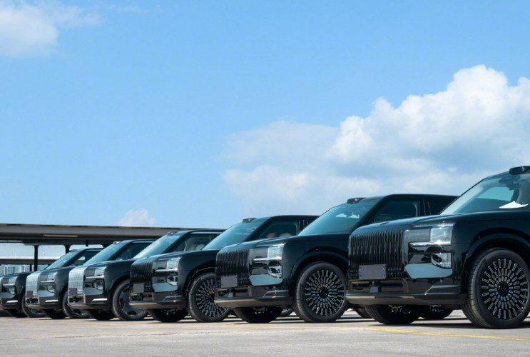 Zeekr готовит запуск роскошного гибридного внедорожника 9X  ZEEKR 9X