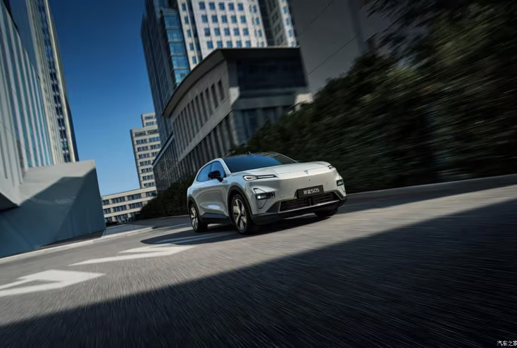 В Китае дебютировал Deepal S05 215Max  Deepal S05