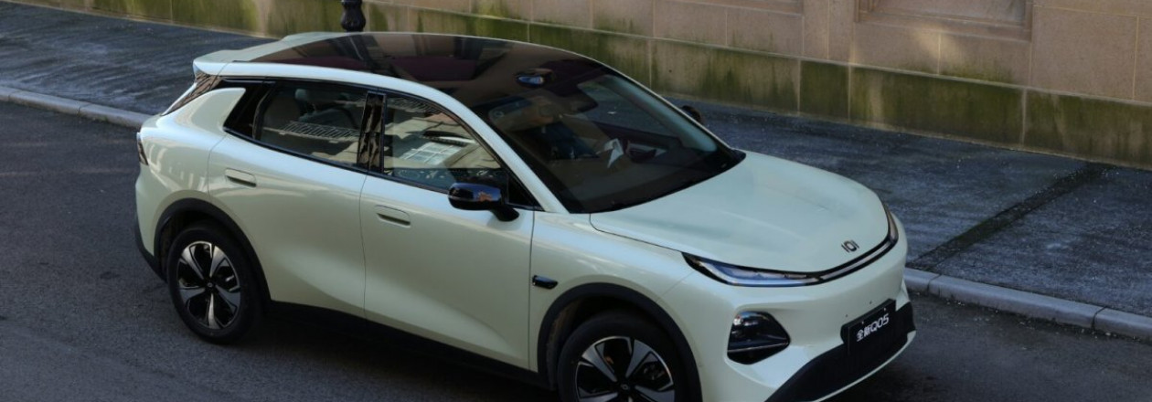 В Китае начат предзаказ на Changan Nevo Q05 EV