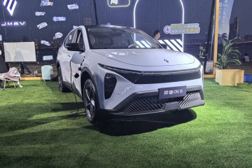 Начаты продажи электрического кроссовера JMC YiChi 05S