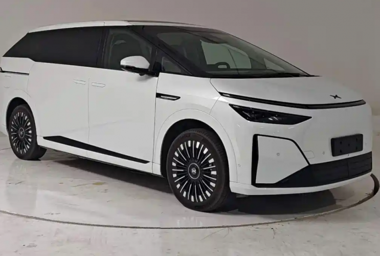 В Китае представлен XPeng X9 Ultra — электрический MPV с ИИ нового поколения  Xpeng X9 Ultra