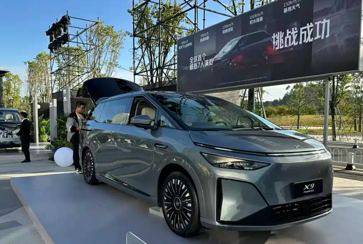 Xpeng X9 EREV дебютировал накануне Auto Guangzhou 2025  Xpeng X9