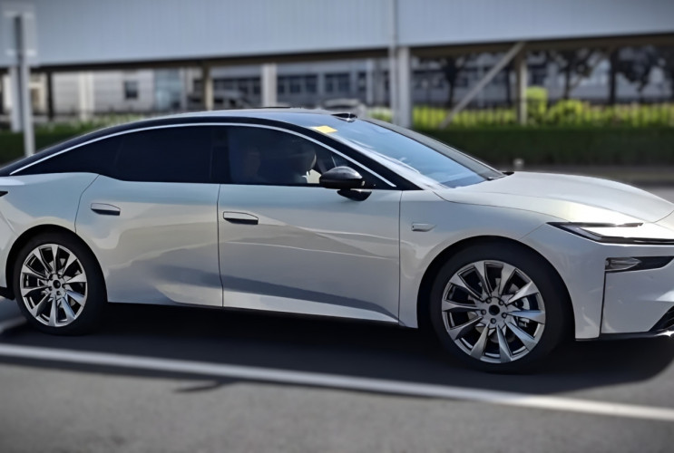 Новые подробности о Toyota bZ7 – запуск намечен на 2026 год  Toyota bZ7