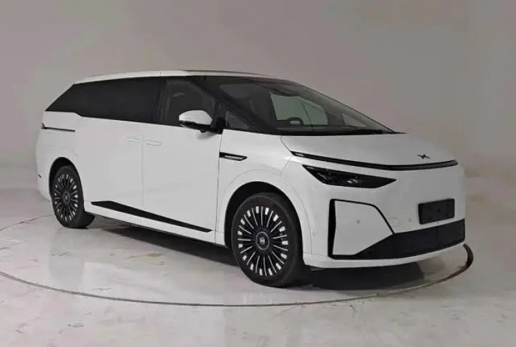 Обновлённый электрический минивэн Xpeng X9 получит запас хода до 750 км  Xpeng X9