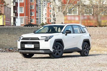 FAW Toyota начала поставки нового RAV4 в Китае: цены от 151800 юаней ($21740)