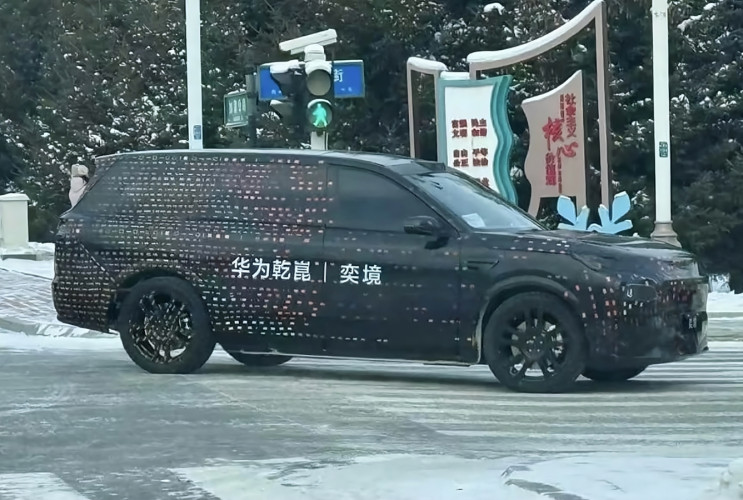 Новый флагманский SUV Huawei и Dongfeng замечен на шпионских снимках в Китае  Yijing Yijing