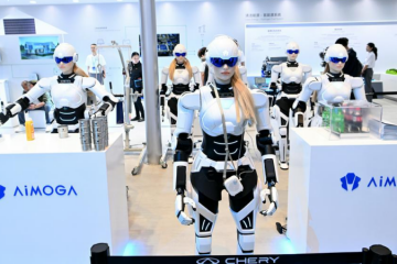 Chery начала продажи человекоподобных роботов: 41 400 долларов, батарея 0,7 кВт·ч, работа — 2 часа  BYD Xia (M9)